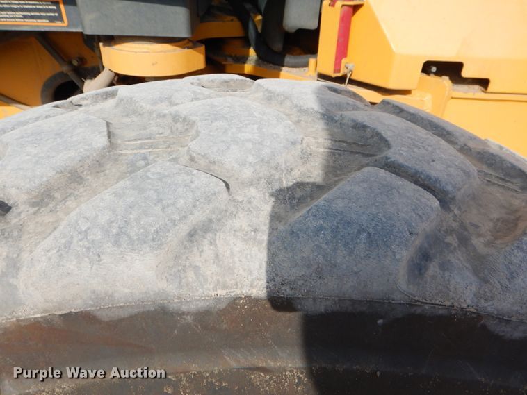 image for item DM3922 2011 John Deere 672G  motor grader