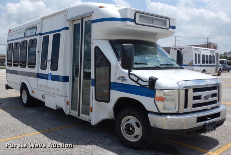 image for item DM6309 2009 Ford E450  shuttle bus