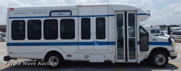 image for item DM6309 2009 Ford E450  shuttle bus
