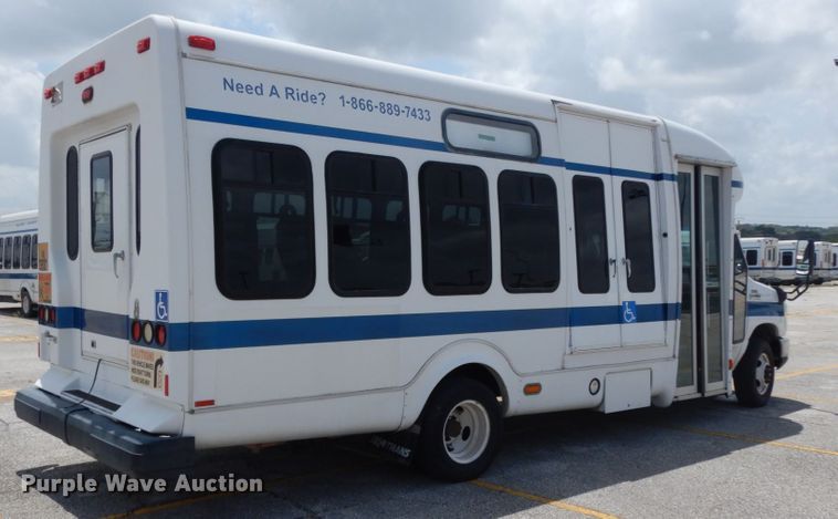 image for item DM6309 2009 Ford E450  shuttle bus