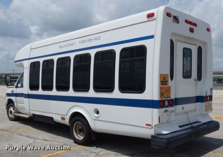 image for item DM6309 2009 Ford E450  shuttle bus
