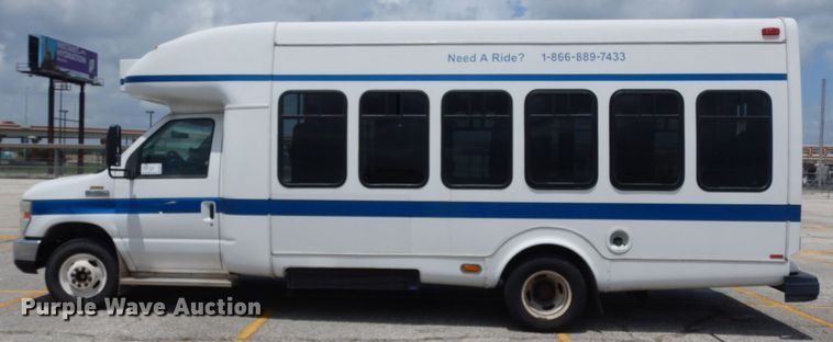 image for item DM6309 2009 Ford E450  shuttle bus