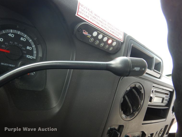 image for item DM6309 2009 Ford E450  shuttle bus