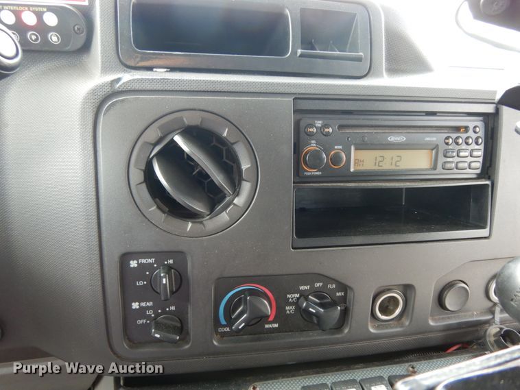 image for item DM6309 2009 Ford E450  shuttle bus