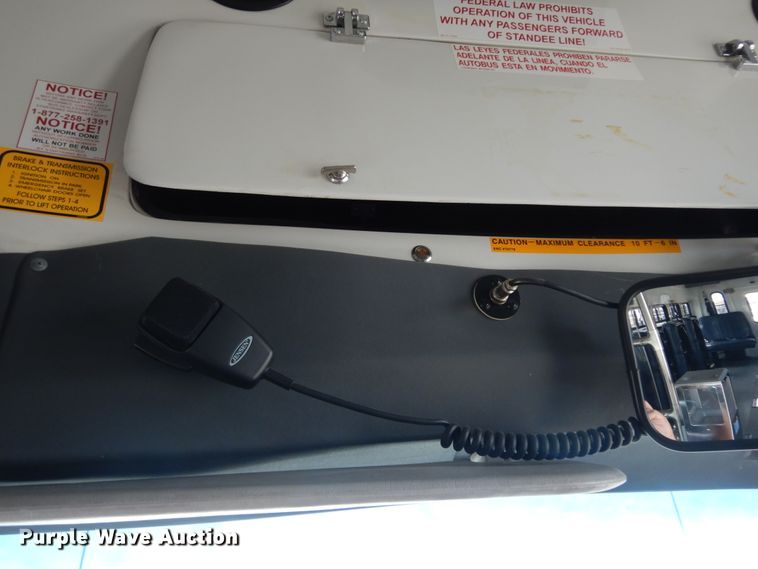 image for item DM6309 2009 Ford E450  shuttle bus