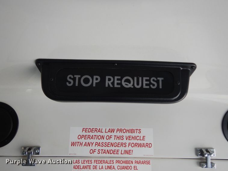 image for item DM6309 2009 Ford E450  shuttle bus