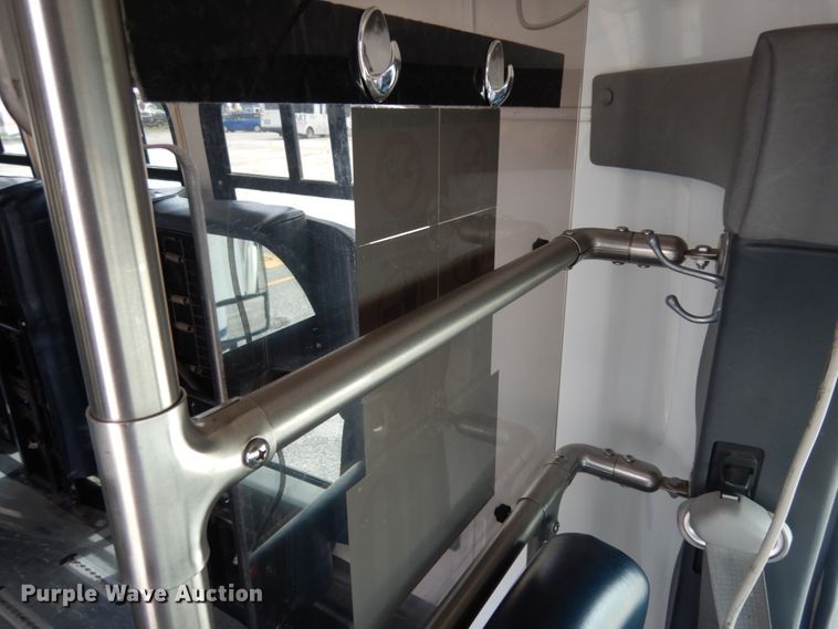 image for item DM6309 2009 Ford E450  shuttle bus