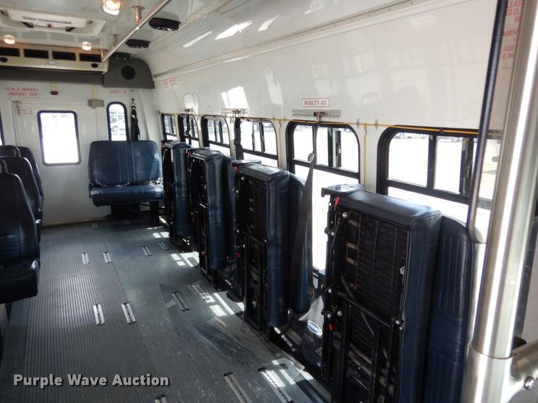 image for item DM6309 2009 Ford E450  shuttle bus