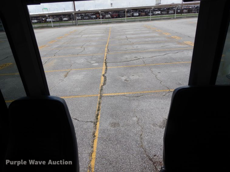 image for item DM6309 2009 Ford E450  shuttle bus