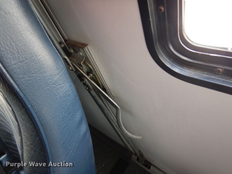 image for item DM6309 2009 Ford E450  shuttle bus