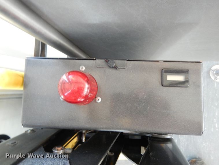 image for item DM6309 2009 Ford E450  shuttle bus