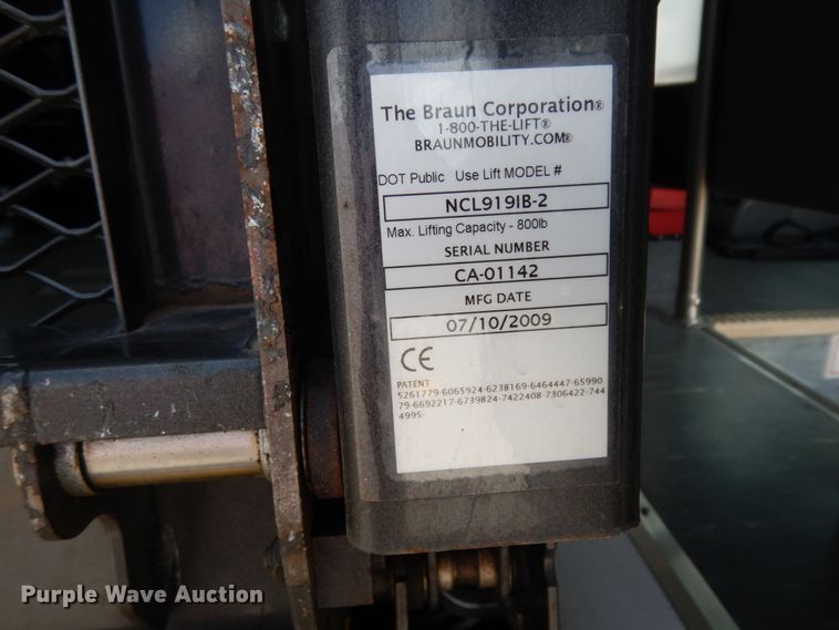 image for item DM6309 2009 Ford E450  shuttle bus