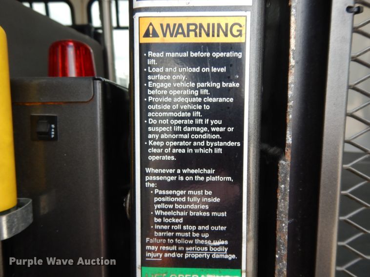 image for item DM6309 2009 Ford E450  shuttle bus