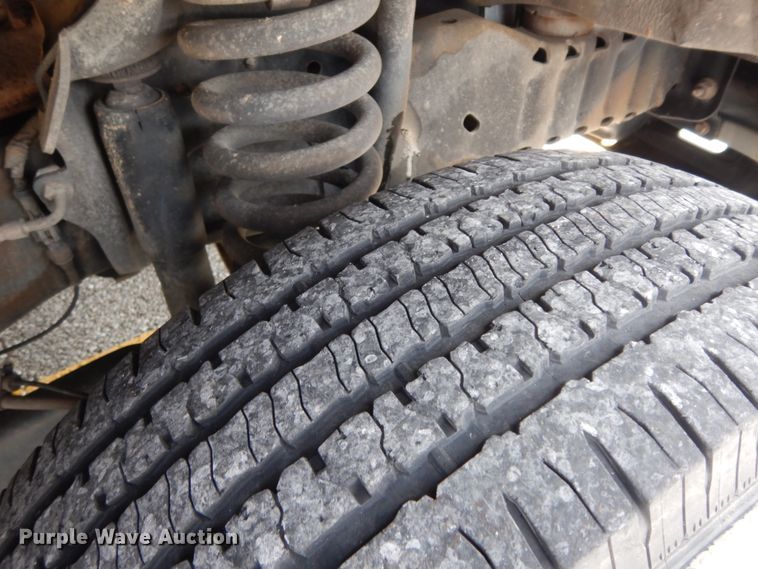 image for item DM6309 2009 Ford E450  shuttle bus