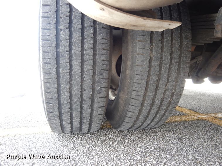 image for item DM6309 2009 Ford E450  shuttle bus