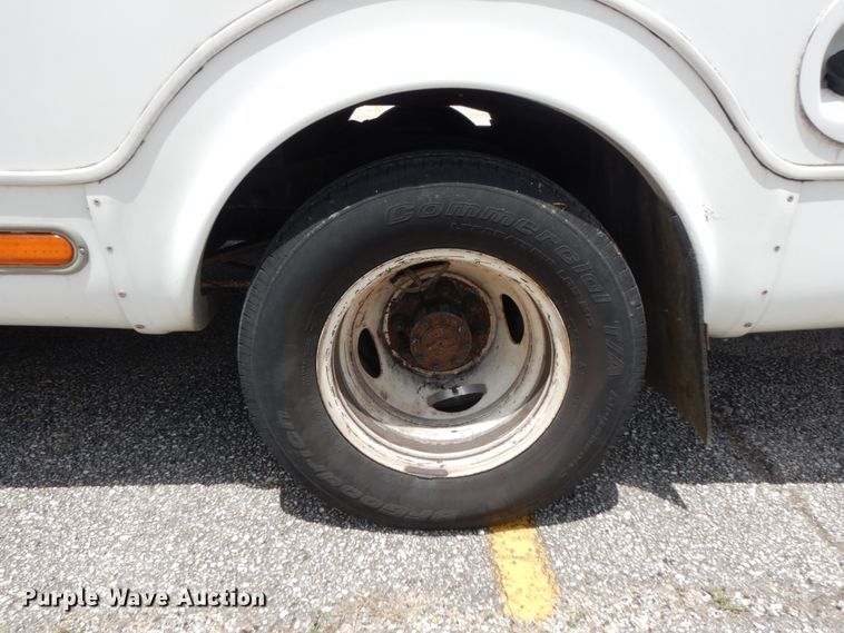 image for item DM6309 2009 Ford E450  shuttle bus