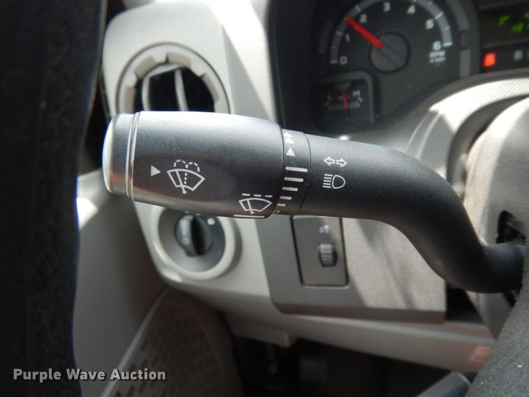 image for item DM6310 2009 Ford E350 Super Duty  shuttle bus