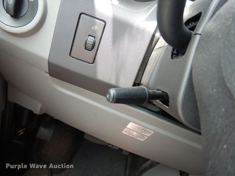 image for item DM6310 2009 Ford E350 Super Duty  shuttle bus