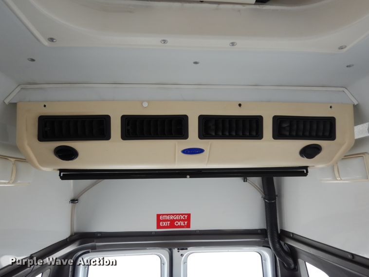 image for item DM6310 2009 Ford E350 Super Duty  shuttle bus