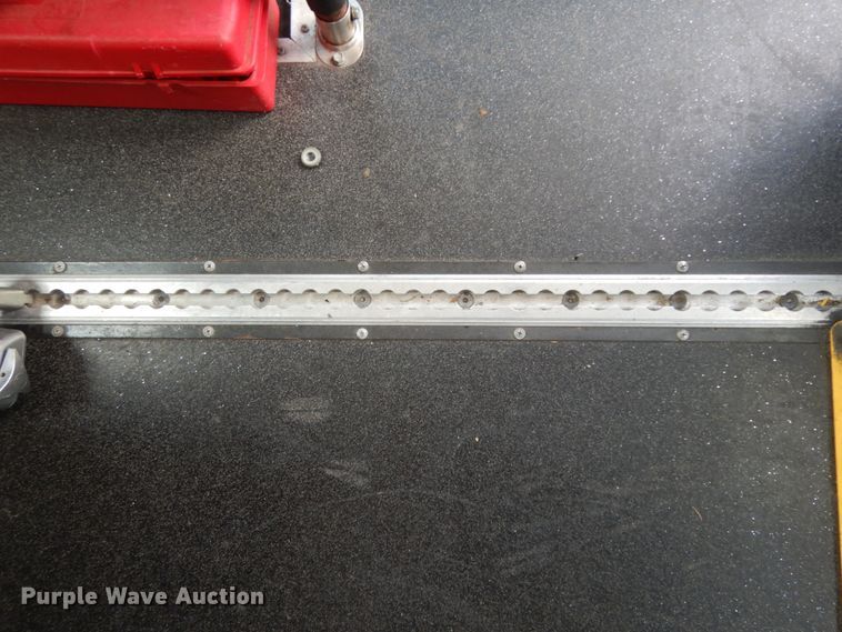 image for item DM6310 2009 Ford E350 Super Duty  shuttle bus