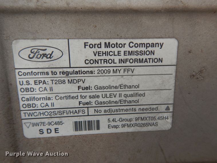 image for item DM6310 2009 Ford E350 Super Duty  shuttle bus