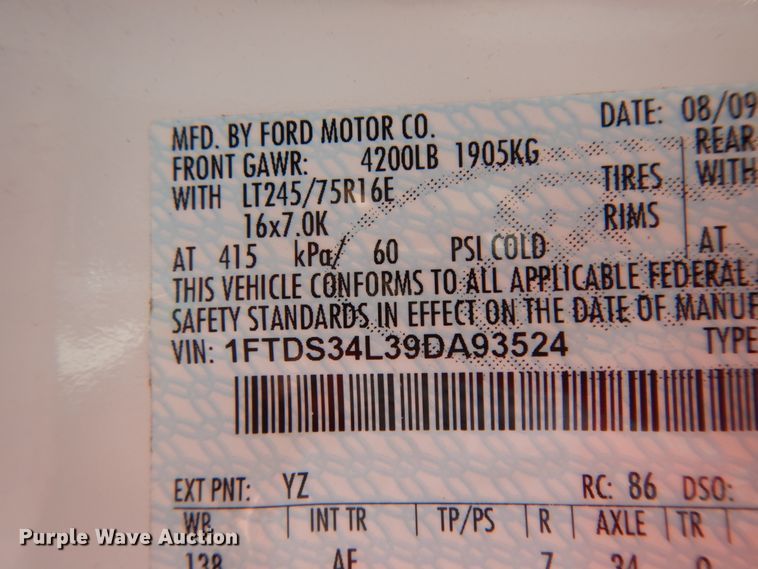 image for item DM6310 2009 Ford E350 Super Duty  shuttle bus