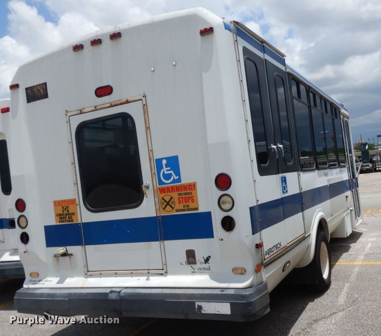 image for item DM6311 2002 Ford Econoline E450  shuttle bus