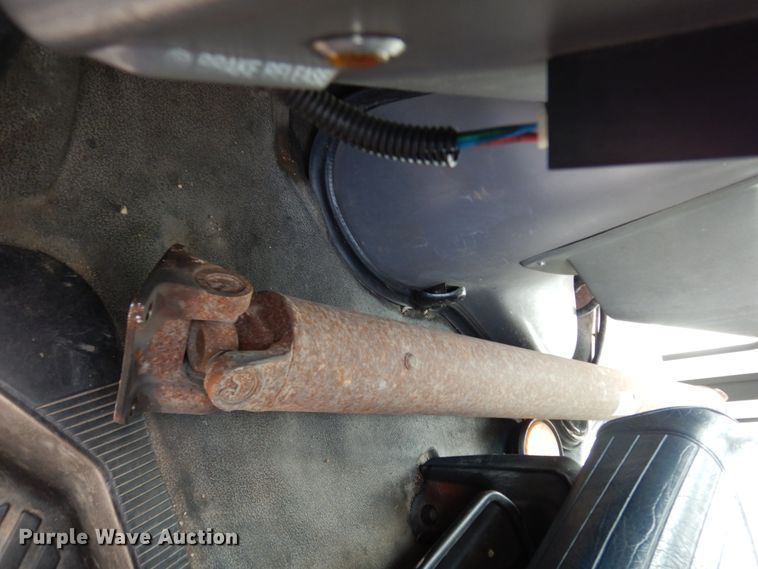 image for item DM6311 2002 Ford Econoline E450  shuttle bus