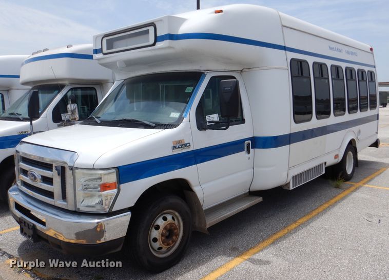 image for item DM6312 2010 Ford Econoline E450  shuttle bus