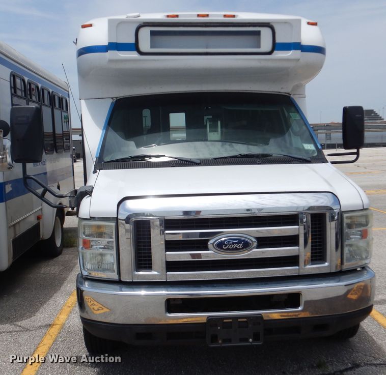 image for item DM6312 2010 Ford Econoline E450  shuttle bus