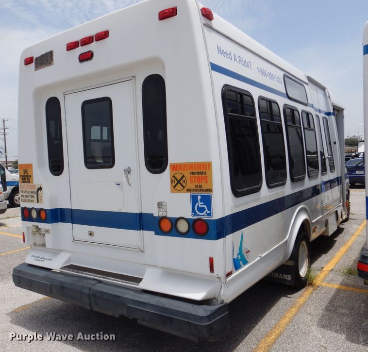 image for item DM6312 2010 Ford Econoline E450  shuttle bus