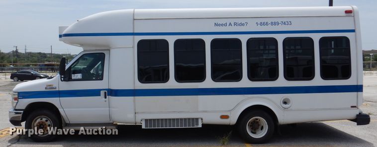 image for item DM6312 2010 Ford Econoline E450  shuttle bus
