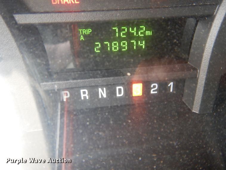 image for item DM6312 2010 Ford Econoline E450  shuttle bus