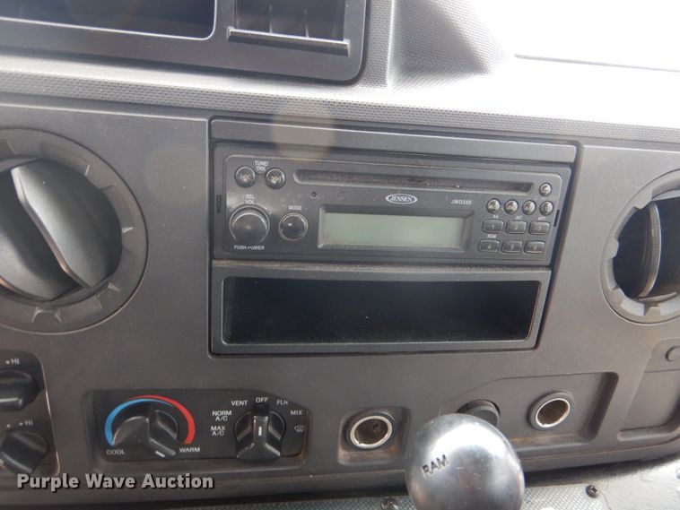 image for item DM6312 2010 Ford Econoline E450  shuttle bus