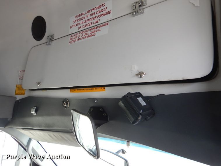 image for item DM6312 2010 Ford Econoline E450  shuttle bus