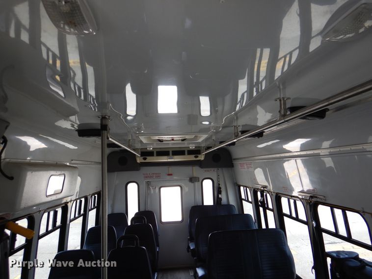 image for item DM6312 2010 Ford Econoline E450  shuttle bus