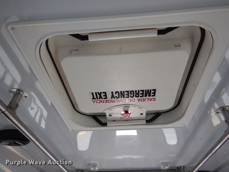 image for item DM6312 2010 Ford Econoline E450  shuttle bus