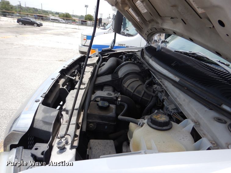 image for item DM6312 2010 Ford Econoline E450  shuttle bus