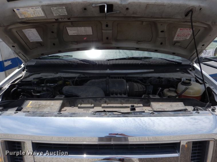 image for item DM6312 2010 Ford Econoline E450  shuttle bus