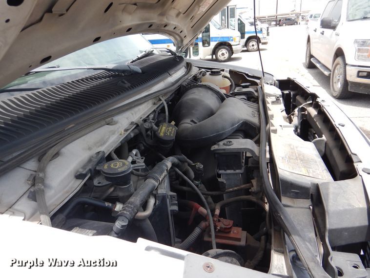 image for item DM6312 2010 Ford Econoline E450  shuttle bus