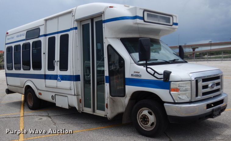 image for item DM6313 2009 Ford E450  shuttle bus