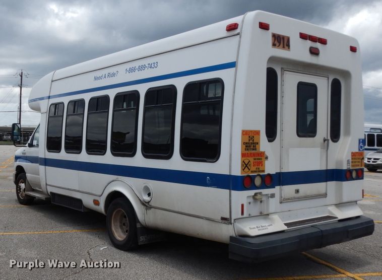 image for item DM6313 2009 Ford E450  shuttle bus