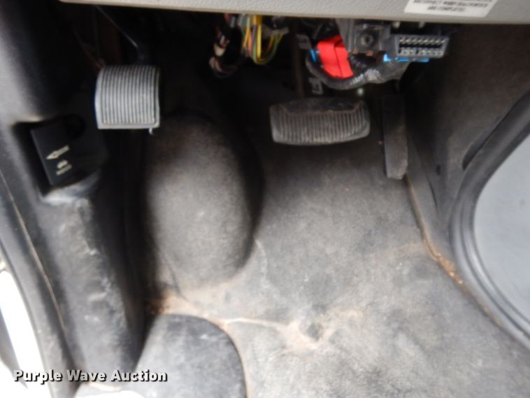 image for item DM6313 2009 Ford E450  shuttle bus