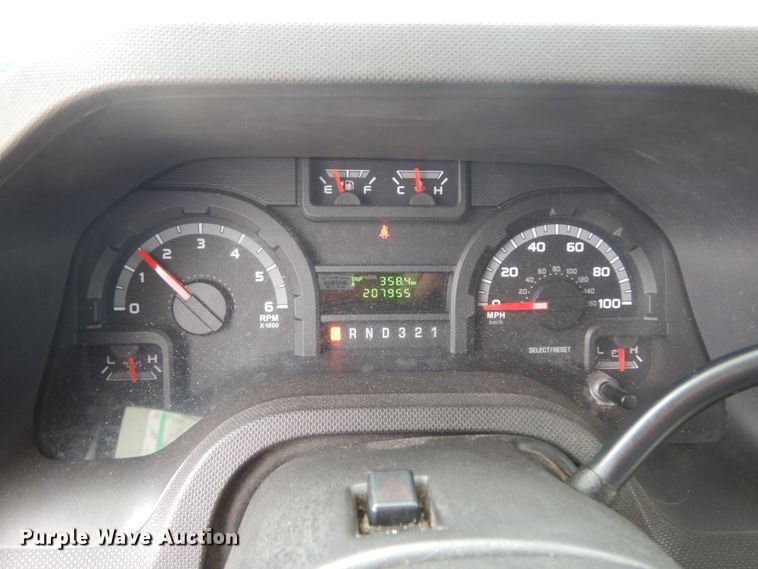 image for item DM6313 2009 Ford E450  shuttle bus