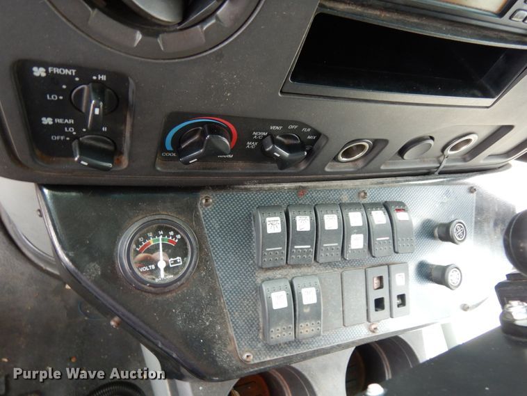 image for item DM6313 2009 Ford E450  shuttle bus