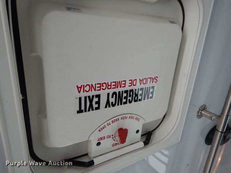 image for item DM6313 2009 Ford E450  shuttle bus