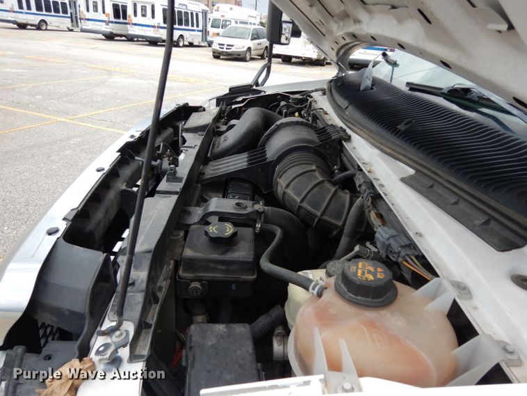 image for item DM6313 2009 Ford E450  shuttle bus