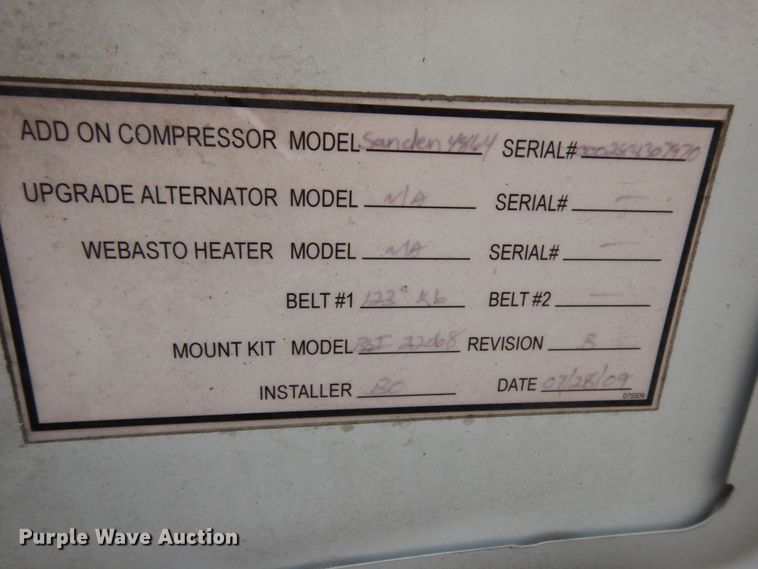 image for item DM6313 2009 Ford E450  shuttle bus