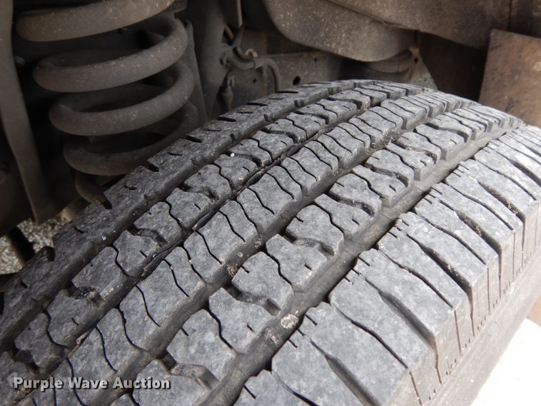 image for item DM6313 2009 Ford E450  shuttle bus