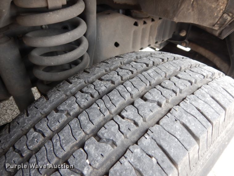 image for item DM6313 2009 Ford E450  shuttle bus